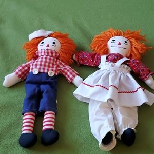 Old Raggedy Ann and Andy dolls